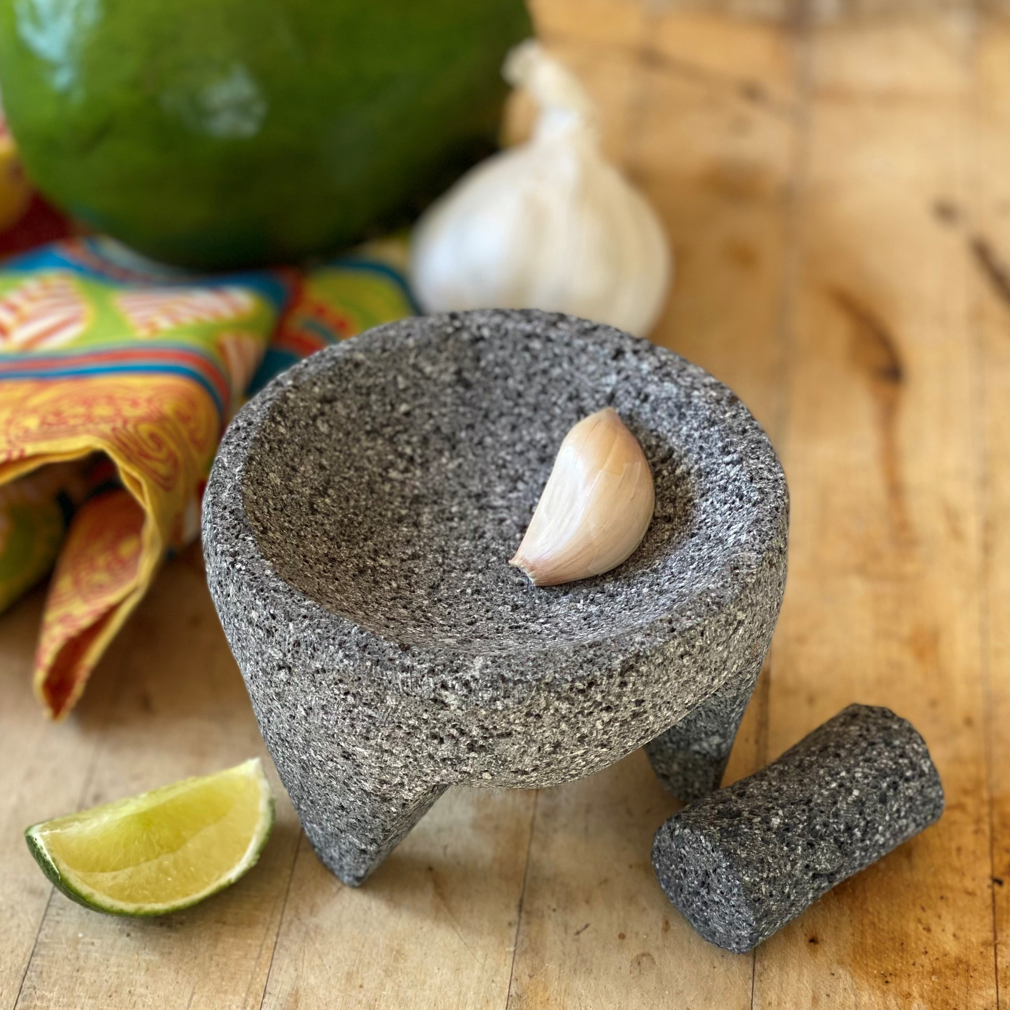  El original Molcajete Mexicano Bowl hecho a mano de auténtica  roca de lava en México - Molcajete de Piedra volcanica - Mortero volcánico  mexicano - Auténtica roca de lava : cuitáxi